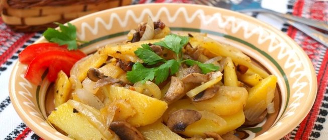 Жареный картофель с шампиньонами