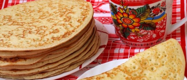 Дрожжевые блины с манкой