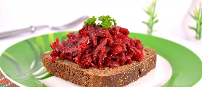 Острая закуска из свеклы