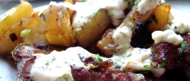 Картошка по-деревенски в духовке с мясом