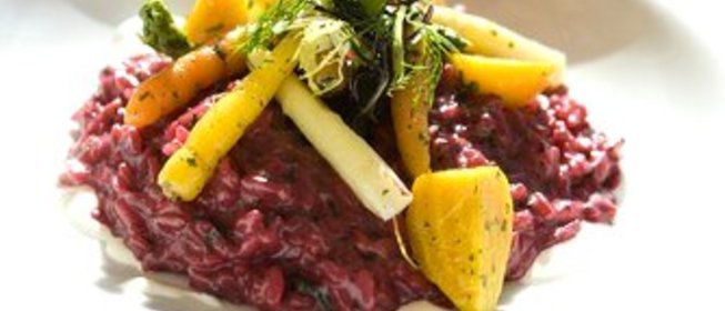 Красное «ризотто» из перловки с овощами