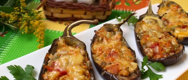 Баклажаны фаршированные овощами и копчёной грудинкой