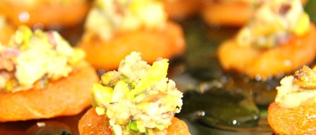 Канапе с курагой