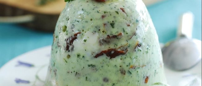 Желе из йогурта с моцареллой