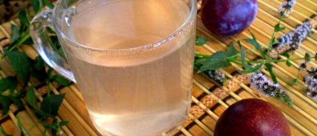 Сливовый компот с мятой