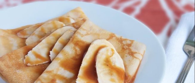 Блинчики с бананом и карамелью