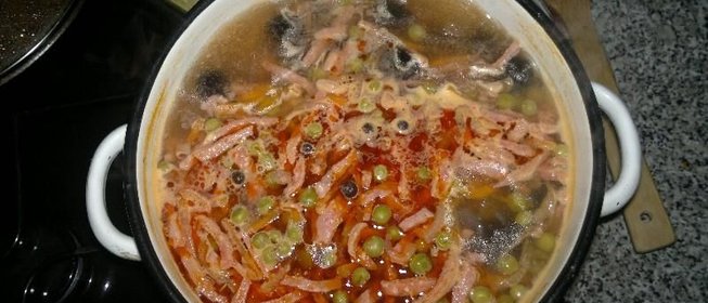 Мясная сборная солянка с картошкой