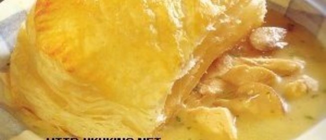 Суп из курицы с крышечкой из теста