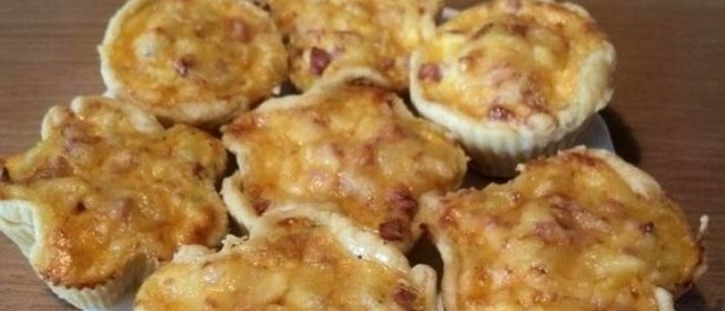 Тарталетки с ветчиной и сыром