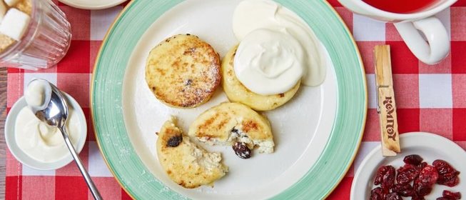 Сырники со сметаной