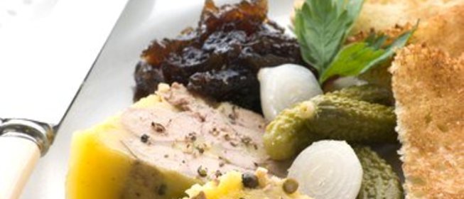 Паштет из индейки с беконом и зеленью