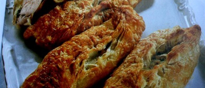 Куриное филе в слоеном тесте