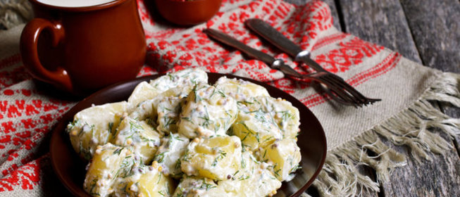 Картофель в сметанном соусе с зеленью