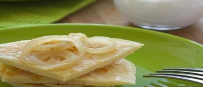 Гороховые блины с луком