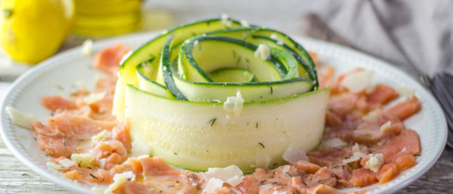 Закуска с цукини и семгой