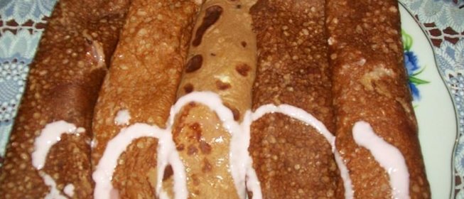 Блинчики с ягодным соусом