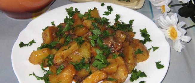 Картофель с грибами в горшочке в остром соусе