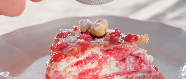 Творожно-ореховый блинный торт