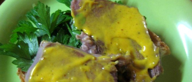 Язык отварной со специями