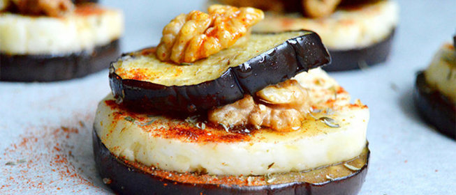 Баклажан с козьим сыром и медом