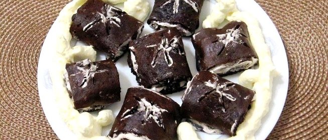 Шоколадные блины с кремом