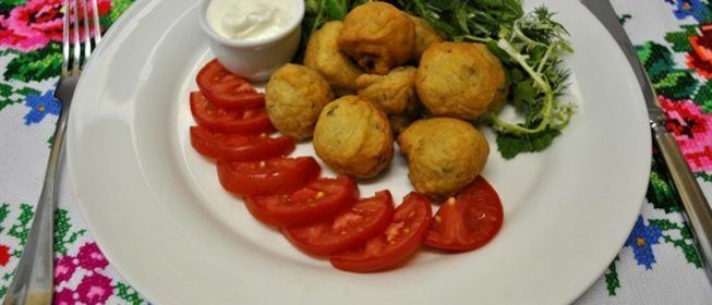 Грибы в кляре со сметаной