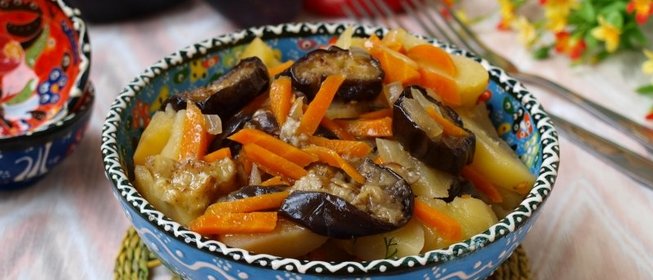 Овощное рагу с баклажанами