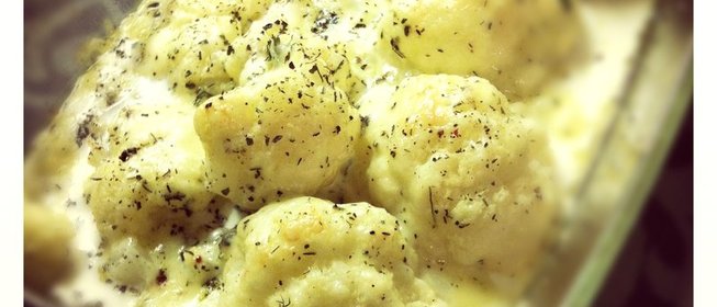 Цветная капуста в сливочном соусе, запеченная с сыром