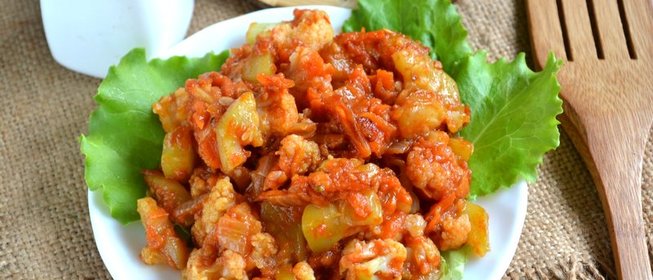 Овощное рагу с цветной капустой и кабачками