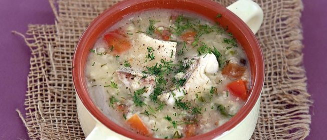 Уха из судака с помидорами