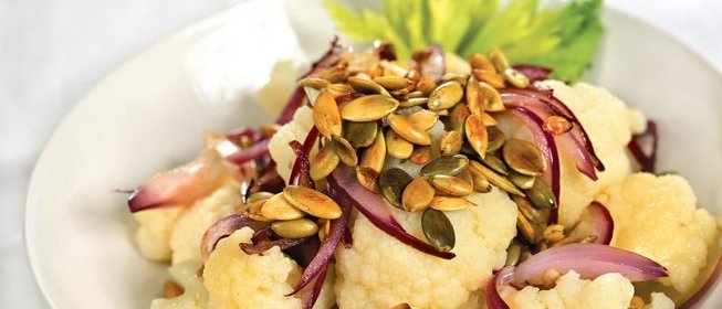 Цветная капуста с тыквенными семечками