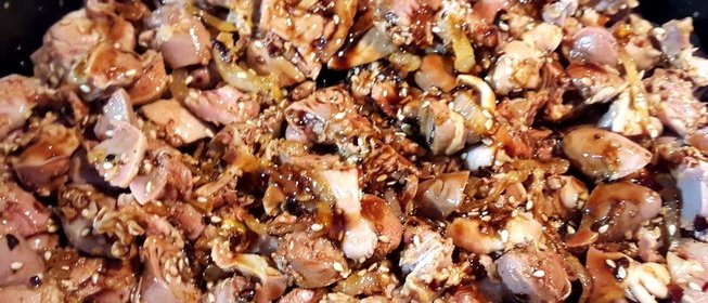 Закуска из куриных сердечек и желудков