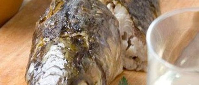 Кефаль с ореховым соусом