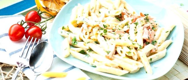 Пенне с копченым лососем