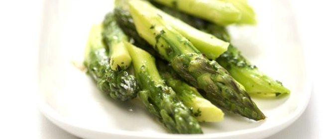 Острая спаржа с хересным уксусом