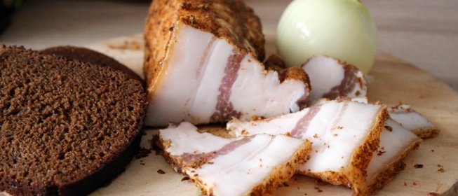 Домашнее соленое сало