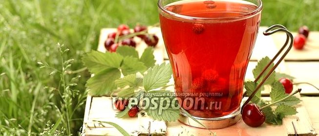 Компот из вишни с земляникой