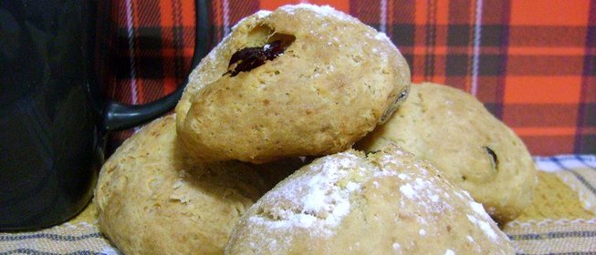 Сырники с вяленой клюквой в духовке