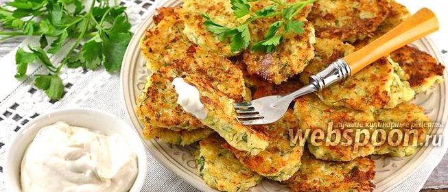 Оладьи из капусты, твёрдого сыра и зелени