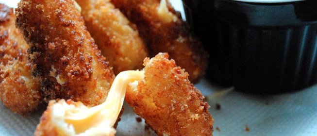 Сырные палочки в кляре