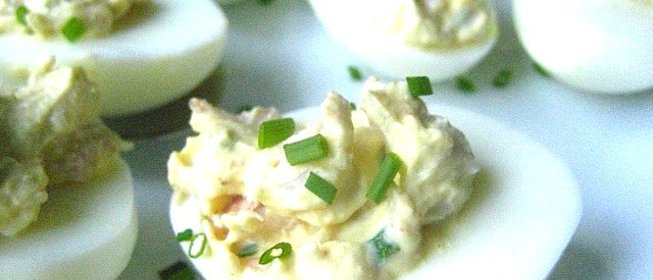 Яйца, фаршированные крабовым мясом