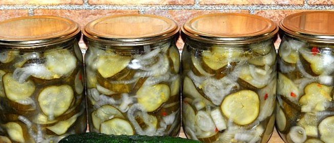 Закуска из огурцов с луком на зиму