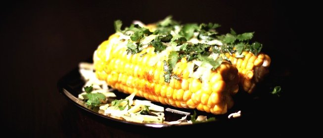 Жареная кукуруза с острым маслом