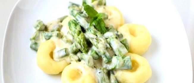 Спаржа в сливочном соусе