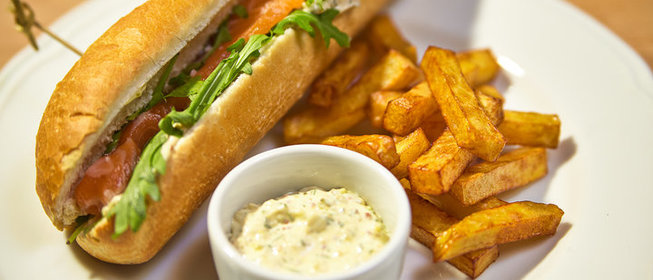 Сэндвич с семгой и рукколой