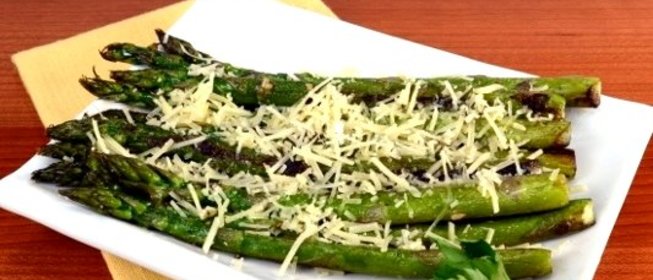 Спаржа с чесноком