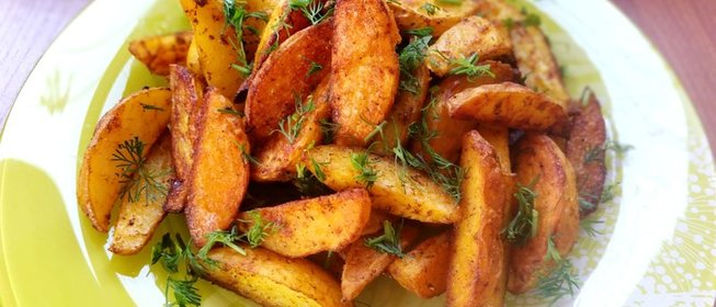 Пряный картофель по‑деревенски в духовке