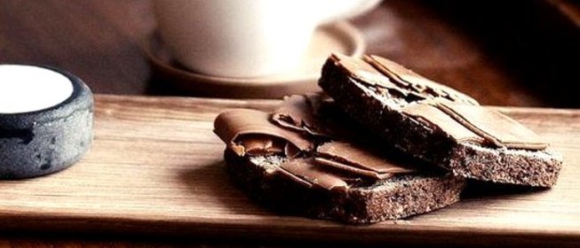 Норвежский коричневый сыр «Брюност»