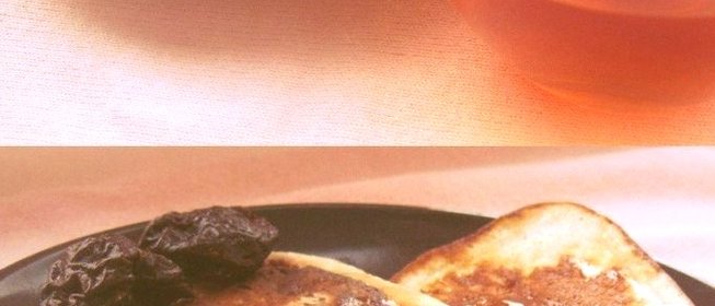 Овсяные оладьи с медом и черносливом