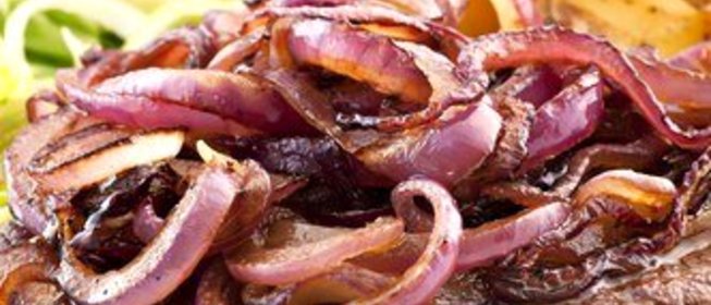 Закуска из маринованного лука к мясу